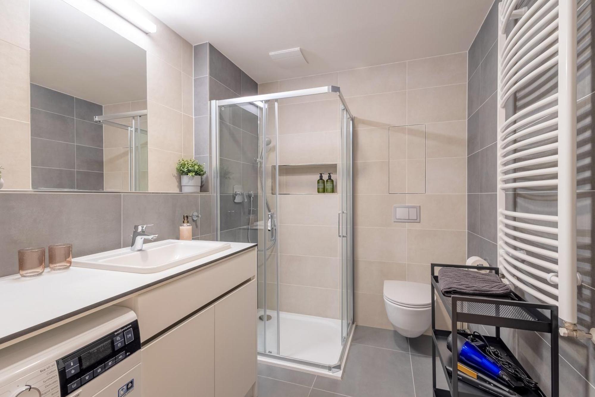 Bright 2Br - 5Th Floor, Balcony, Free Parking By Gravity Prague Apartment Exterior photo