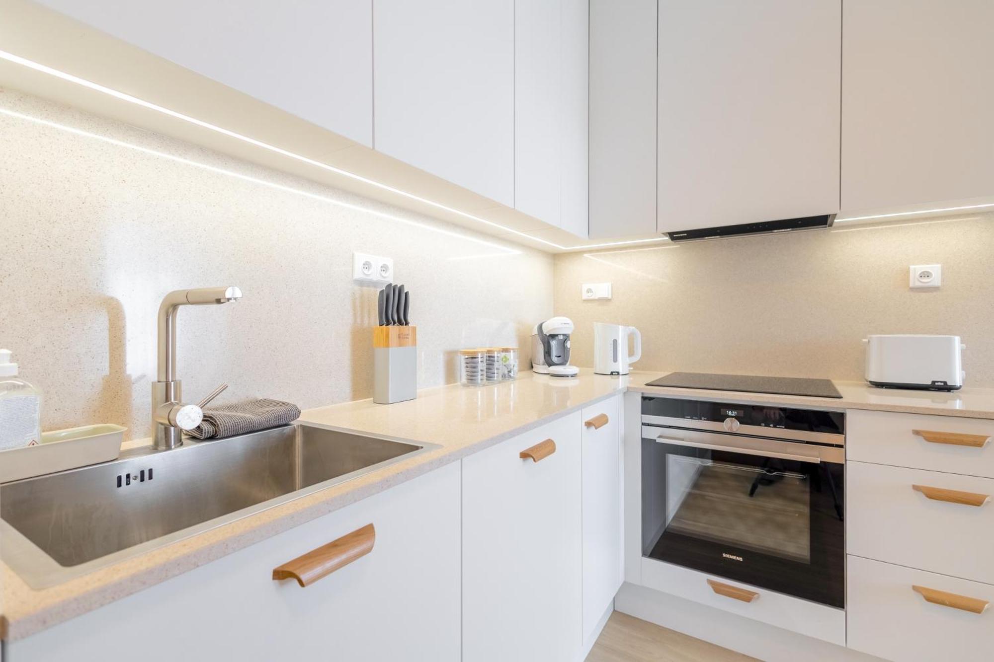 Bright 2Br - 5Th Floor, Balcony, Free Parking By Gravity Prague Apartment Exterior photo