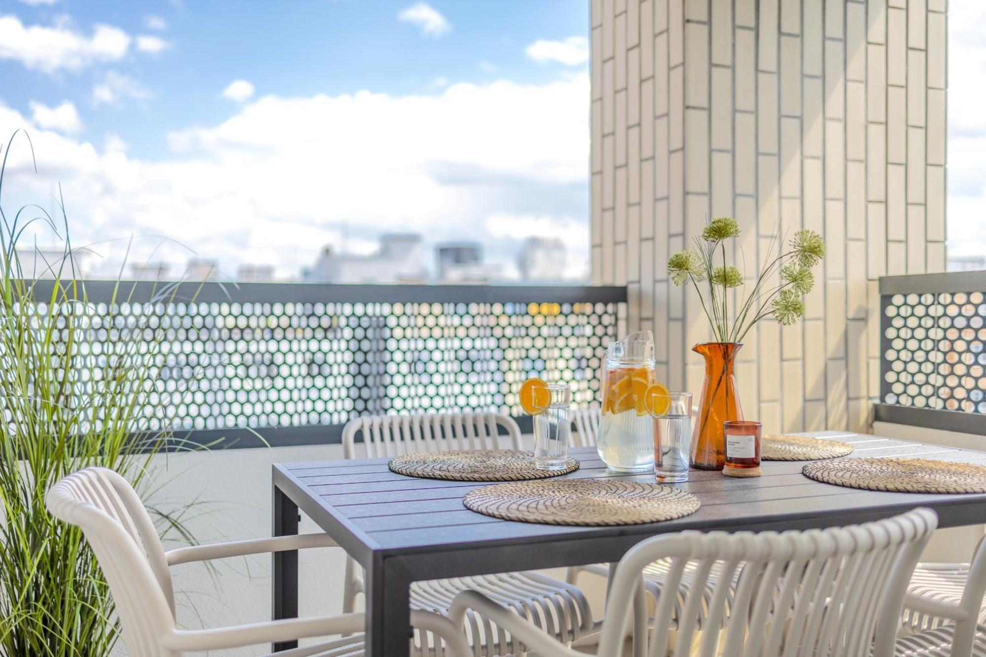 Bright 2Br - 5Th Floor, Balcony, Free Parking By Gravity Prague Apartment Exterior photo
